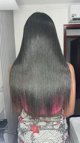 Cortei 5 dedos do cabelo da minha irmã 😍 . #cortedecabelo #cabelo #caballos #progressiva #cabelao #cabelosaudavel #hair #fioterapia #toucanero #tonicocapilar #toucadecetim #cabelos 