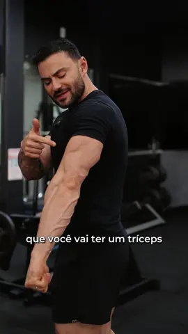 Tao facil, e tanta gente faz errado… #tricepspulley #treinodetriceps #academia 