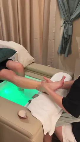 Not just only foot massage but we also do spa for your foot. Super relaxing ✨🌿#footspa #massage #melbournethingstodo 
