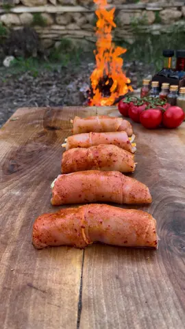 Sebzeli Tavuk Sarma Video: @chefganicaglar 👨🏽‍🍳 Malzemeler: - 5 adet tavuk göğsü - Kapya biber - Yeşil biber - Soğan - Kaşar - Çedal peyniri - Zeytinyağı - Pul biber - Kimyon - Kırmızı toz biber - Tuz Materials:  - 5 chicken breasts  - Capia pepper  - Green pepper  - Onion  - Cheese  - Chedal cheese  - Olive oil  - Chili peppers  - Cumin  - Red powdered pepper  - Salt #cheflife #chef #food #chicken #asmr #yemek #keşfet #öneçıkar #chefganicaglar #adventure #tiktokfood #new 