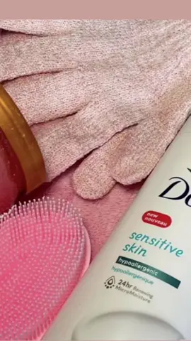 Brosse en silicone 2 en 1 idéal pour vos gommages et aussi pour laver vos cheveux ,sans blesser votre cuir chevelure …#beauty #pourtoi #viral 