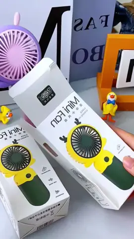 Quạt cầm tay mini tiện lợi giâ rẻ ##xyzbca##xuhuong##xuhuongtiktok##xuhuong2023##xuhuong2022##xhuonggggg🐰##giaitritiktok