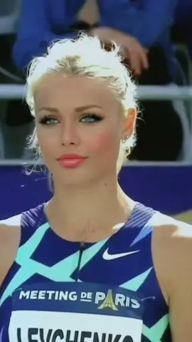 Training for champ Olympic France  #pamelabardot #model #SuperModel #viral #explore #highjump #athlete #sport 