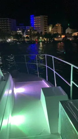 Yate Rumba 🛳️ Noche Blanca #sanandresislascolombia #nocheblanca 
