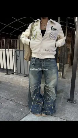 me + streetwear = love #vintagefashion #ahs #streetwear #fashion #jewellery #StreetStyle #fyp #foryou #xyzbca #pinterest #Lifestyle #aesthetic #girls #bff #CapCut 