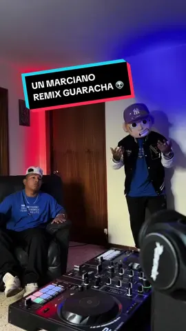 Un marciano sentedado en el ala de un vuelo de taca Remix Guaracha #vuelodetaca #unmarcianosentadoenunvuelodetaka #unmarciano #marcianoremix #djroderick #tiktokmix 