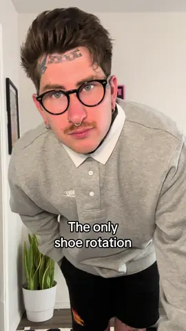 This shoe rotation has never failed me. #shoerotation #millenial #poppunk #elderemo #30sclub #altfqshion #skaterboy 