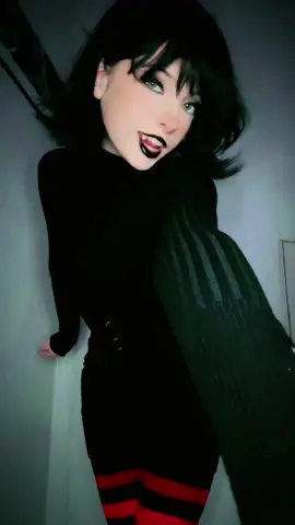 Vamp gf or warewolf gf 👀 #maviscosplay #mavis #mavisdraculacosplay #hoteltransylvania 