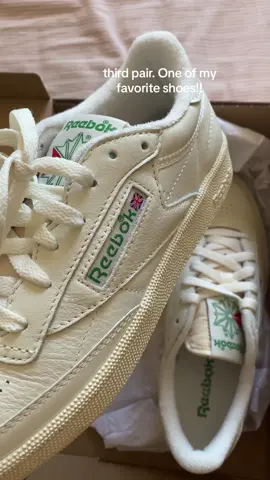 Had these freshman year of college and wore them non stop. Nothing like a fresh new pair 😩 #fy #fyp #fypシ #fypage #pacsun #reebok 