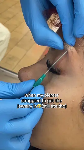 live love piercings #fyp #eyebrowpiercing #piercing #jewelry #mall 