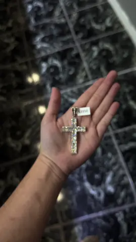 Are you loking a new cross for your chain? Your jewel as you want it, any width, length and weight… -showroom  📞 407-910-4391 -whatsApp    📲321-380-8451 -whatsApp2  📲321-802-0494 -whatsApp3  📲407-369-2901  2475 michigan ave, kissimmee fl 34744  Financiamiento disponibles con crédito o sin crédito #foryou #goldlocks #jewelrymaking #florida #vancleef #bracelet #locks #jewelrybusiness #gold #jewelry #kissimmee #pendant #orlandoflorida #viral #10k #14k #diamons #realgold #fyp #goldminer 
