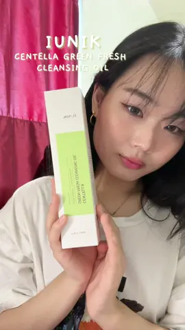NEW IUNIK CENTELLA GREEN FRESH CLEANSING OIL 🌱💚 Contains: 🌱Centella Asiatica oil 🌱Carapa Guaianensis Seed Oil 🌱Glycine Soja (Soybean) Oil Product Features 🌱Gentle Cleanser 🌱Calming and Hydration 🌱Sebum and Pore Management 🌱FOR ALL SKIN TYPES #IUNIKCLEANSINGOIL #VEGANCLEANSINGOIL #CENTELLAIUNIK @iunik_us_official @iUNIK #kbeauty #cleansingoil #oilcleanser #iunikskincare #iunik 