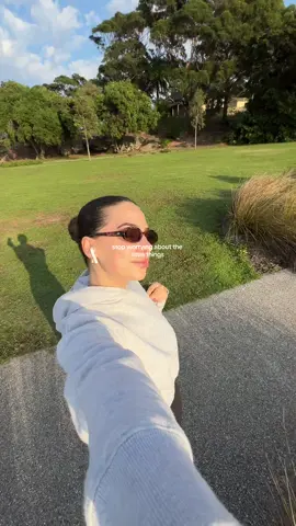 a morning walk is the best way to start the day 🤍 #morningwalk #emmachamberlain 