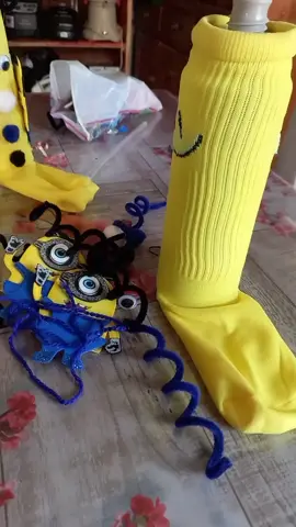 #calcetaslocasminions #calcetas #calcetasdivertidas 