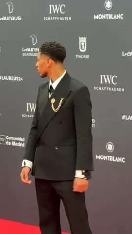 but look how beautiful he looks in a gala suit 😍 #judebellingham #judebellinghamedit #bellingham #bellinghamedit #bellingham5 #bellingol #premioslaureus #laureusawards #fypシ #paratiiiiiiiiiiiiiiiiiiiiiiiiiiiiiii #foryou #fyppppppppppppppppppppppp #parati #Viral #viraltiktok #viralvideo #CapCut 