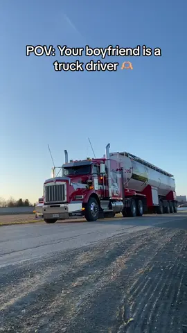 Gotta love my hard working man ✨ | Always ready to film him when he’s coming home 🩷 #kenworthT800 #truckdriver #fyp 