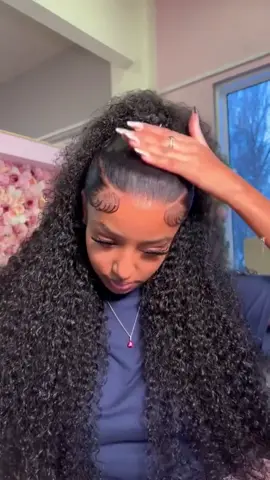 Okay let’s do this #halfuphalfdownhairstyle #curlyhair #kinkycurlywig 😍🔥🤗 #fyp #foryou #simidolahair #hdlace #wigtutotial 