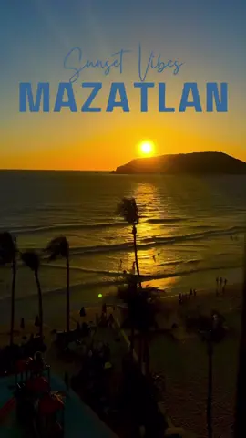 Los atardeceres más impresionantes se pueden disfrutar en Mazatlán. La mezcla perfecta de colores vibrantes en el cielo sobre el mar lo convierten en un espectáculo inolvidable #Travelblogger #creadorDeContenido #Instablogger #DigitalCreator #bloggersLatinos #FoodBlogger  #TravelInfluencer #alfabloggers #YoViaggio #Playa #mazatlan #hoteles #hotelessinaloa #sinaloa #méxico #MX  #sunset