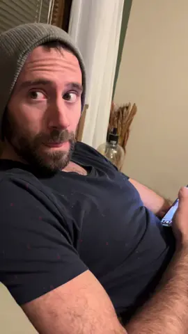 Green flag? He was really shook! #bearorman #husbandwife #patriarchy #manorabear #storytime #shocking #greenflags #greenflag #men #menoftiktok #women #WomenOfTikTok #millennialsoftiktok #millenial #millenialsoftiktok #interesting #marriedlife #marriedlifebelike #dads #dadsoftiktok #dadsbelike #oopsie #wholesome @Jay Fillmore 