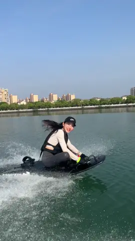 RUSH WAVE , As summer approaches, show the family a surfboard that can be played without waves #rushwave  #Surfing #surfboard #electricsurfboard