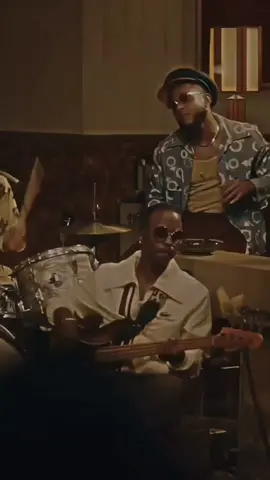 Leave The Door Open #andersonpaak #brunomars #silksonic #fyp #lyrics #music #justlyrics 