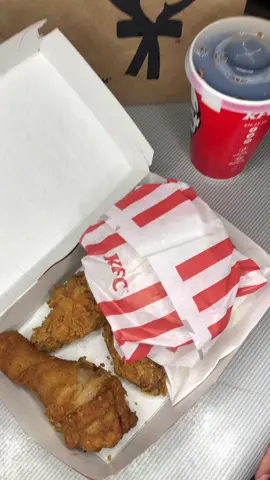 #repost @KFC South Africa  #SAMA28 #allstar #kfc #allstarbox #trending #tiktoksouthafrica #foryoupage #fyp #Foodie #FoodTok #chicken #wings 