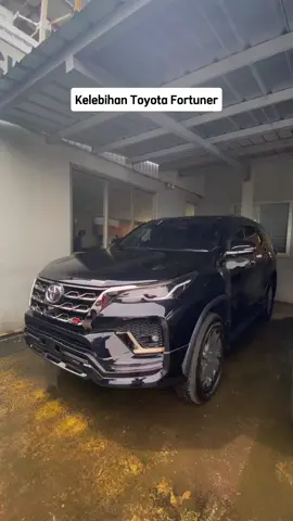 Kelebihan Toyota Fortuner 1. Desain Eksterior Gagah Toyota Fortuner menjadi salah satu SUV yang punya tampilan dan perawakan gambot dan tangguh. Terlebih, Fortuner menggunakan sasis ladder frame yang terkenal memiliki konstruksi yang kuat dan fleksibel, serta ground clearance yang tinggi. 2. Bisa Tampung Banyak Penumpang Fortuner memiliki kabin yang cukup luas dan nyaman, serta bisa menampung hingga tujuh penumpang. Ini menjadi Fortuner sebagai salah satu pilihan mobil keluarga, terlebih konsumen Indonesia biasanya banyak mencari pilihan mobil keluarga untuk bepergian. 3. Tenaga Mesin Kuat Toyota Fortuner dibekali mesin diesel 2.755cc 1GD FTV 4 silinder segaris, 4 katup, DOHC, VNT Intercooler. yang menghasilkan tenaga 203,9 PS dan torsi 499 Nm. Selain itu, ada juga opsi mesin bensin 2TR-FE 4 silinder segaris berkubikasi 2.694 cc, yang menghasilkan tenaga 163 PS dan torsi 242 Nm. 4. Cocok Libas Medan Off-Road Toyota Fortuner dibekali penggerak 4X4 pada beberapa tipenya. Dengan sistem penggerak ini, Fortuner tidak hanya enak untuk digunakan di jalan raya, tetapi juga bisa diajak off-road, dengan medan yang tidak terlalu ekstrem. 5. Fitur Hiburan Canggih Toyota Fortuner dibekali layar infotainment berukuran 9 inci yang sudah terintegrasi dengan smartphone untuk memudahkan pemilik kendaraan. Pada tipe 4X2 terdapat fitur Near Field Communication (NFC) untuk cek saldo uang elektronik dan di tipe 4X4 terdapat fitur wireless charging. #fortunergrsport #Fortuner2024 #Fortunerhitam #FortunerBlack #toyotaindonesia #tiktok #CapCut 