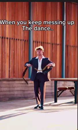 itsslavik How it be sometimes😅 #reels #fail #24 #express#explorepage #stepup #newyork #california #unitedkingdom #michaeljackson #dance #onelove #reels 