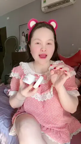 Feedback chiếc kem TRẮNG SÁNG MỊN THƠM nhiều lắm lunnn. Em cảm ơn mn nhiềuuuu