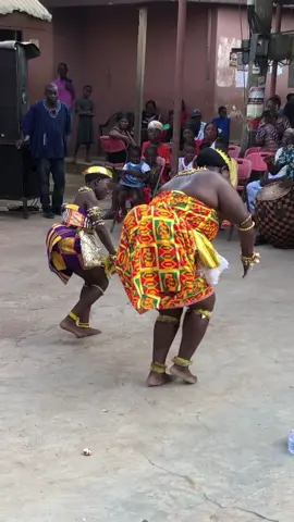 Experience the vibrant cultural dance of the Akwapim tribe in Ghana! 🌍 #GhanaCulture #AkwapimDance #ghanaiandance #ghanaianculture #traditionaldance 