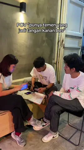 pasti kalian di kerjaan punya temen yang selalu jadi andalen si bos🫵🏻 #fyp #baristalife #tjakapcakep #placetogomalang #malang 