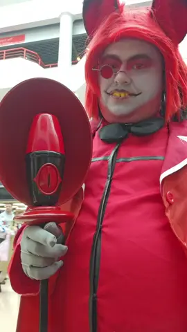 When you walk past the normies at a convention #plussizecosplay #plussizecosplayer #convention #comiccon #hazbinhotelcosplay #cosplay #alastortheradiodemon #hazbinhotelcosplayer #alastorhazbinhotel #alastorcosplay #hazbinhotel 