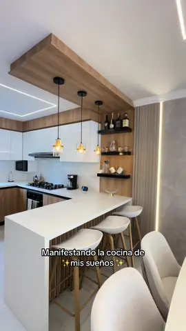 Una cocina hermosa como tu! ✨🙌🏻 #kitchen #kitchenremodel #cocina #cocinamoderna #cocinaentiktok #kitchendesign #ecuador #ny #usa #eeuu #cabinets #kitchencabinets 