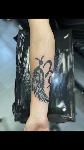 ART DID THIS ❕❕my 1st tattoo art piece!!!  : 🥲🥹 A few months ago I received a heartwarming message. This message touched me deeply. 🤲🏽 Her brother transitioned to heaven and she wanted me to design a tattoo with the letter “B” representing a butterfly 🦋 ✍🏽 with angel wings 🪽.  Together forever never forgotten Blake. 😇  : Yesterday multiple family members tattooed my art design!!! ✨  : The amazing things Art has done for me. 🥹🥲😇  : For tattoo designs visit GILCALARTS.COM : Thank you to everyone that continues to support my art journey 👩🏽‍🎨  : : : : : : : : : : : #femaleartist #tattooart #florida #rip #inmemory #myart #passion #Love #bookme #artist #buyart #supportsmallbusiness #manifestation #havefaithinyourself