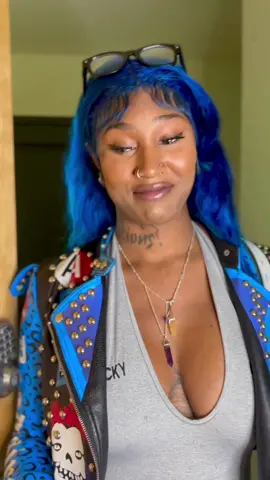 Delivery to my ex girlfriend @theycallmeupscale #comedyskit #girlfriend #delivery 