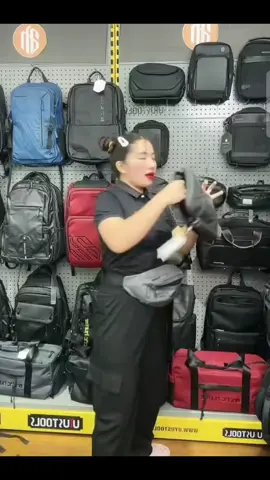 Arctic Hunter K00088 Waterproof Large Sling Bag with USB Port #arctichunter #slingbags #waterproofbag #bagwithusbchargingport 