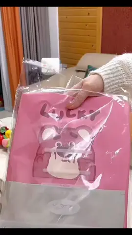 Tạp dề gấu dâu xinh xắn có túi đựng điện thoại #tapde #tapdegaudau