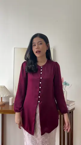 Back in stock, soon!🥰 siap-siap ya beb beberapa warna dari dalilah blouse bakal kita restock akhir bulan april💖 #blouse #blousekondangan #blousesilk #hoolaqueen #atasankondangan #fyp #fypage #xyzbca 