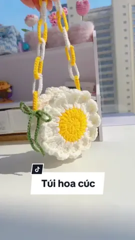 Móc túi hoa cúc mìn sưu tầm nè #mochoacuc #hoalen #moclen #moclenhandmade #dec #tiktok #LearnOnTikTok #handmade #travel 
