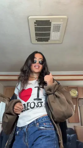 tu por la noche yo por el diaaa