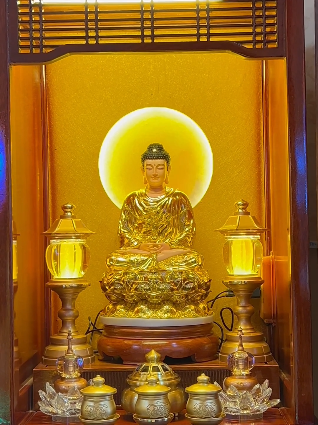 An lạc từ trong tâm! Tượng Phật Thích Ca dát vàng 24k cao 30cm #tuongphatthichca #thophat #phatdatvang