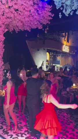 ⚡️Efsane Yeni Nesil Meyhanede  💃Haftanın 7 Günü  🎧19:30 - 01:30  saatleri arası eğlence  ☎️ Bilgi ve Rezervasyon: 0 (531) 930 86 81  📍Taş Ocağı Caddesi 212 Avm Girişi Basınekspres / İstanbul 