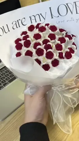 Handmade diy beads gift ideas flowers for Mother’s Day home decorations #handmade #DIY #beads #handmadegifts #handmadecraft #diyproject #diyfashion #diycraft #homedecor #foryou #tiktok #diystufftomake #handcraft #TikTokCrafts #decoration #DIYCrafts #craft #flowerlovers #diyhomedecor #flowers 