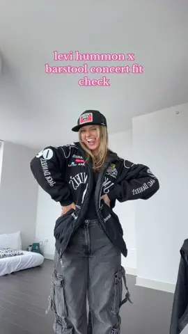 ft. my new (empty) apartment ofc #grwm #fitcheck #country #levihummon #countryconcert #countryoutfit #whiskeybenthatco #festival #jamfest #barstool #barstoolrivernorth #chicago 