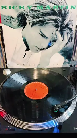 @Ricky Martin #rickymartin #amediovivir #fuegodenochenievededia #teextrañoteolvidoteamo #volveras #maria 😍🥺🔥💚 #parati #fyp #foryou #foryoupage #vinylcheck #vinylclub #viral #pt #vinyltiktok #vinylcollector #4u #lps #vinilo #vinyl #vinylcollection #lp #vinylrecords #vinilos #90s #00s 