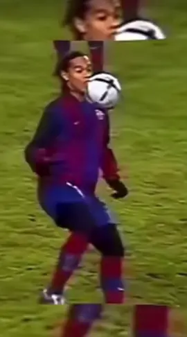 EL MAESTRO⚡️🥇#funny #pourtoi #ronaldinho #barca #skills 