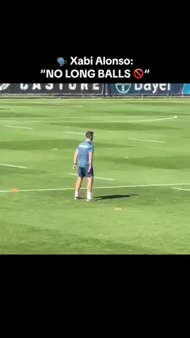 Xabi Alonso at work… amazing to see 🌟 #xabialonso #alonso #bayerleverkusen #leverkusen #germanyfootball #germanfootball #foryoufootball #footballtiktok 