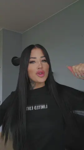 #dc #dlaciebie #foryou #foryoupage #fyp #fypage #viral #viralvideo #video #music #funny #funnymusic #women #brunettegirl #tiktok #tiktokhot #tiktoktrend #tiktoktrending #trend #trending 