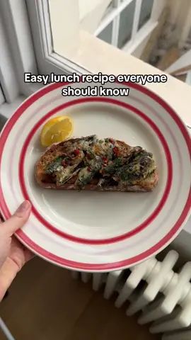 Sardines on toast recipe… This easy lunch recipe needs only 5 simple ingredients:  Parsley Lemon Slice of Bread  Chilli  Garlic  Tinned sardines  If you are looking for a wuick, easy and delicious lunch recipe this is the perfect recipe for you.  Today we are using our Sardines with lemon  (nuria special edition) which are  perfect to use for this easy sardines on toast recipe.  #EasyRecipe #easylunchideas #tinnedfish #recipes #lunchideas #recipesoftiktok #thetinnedfishmarket #FoodTok 