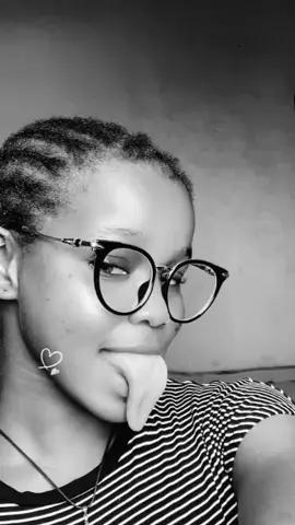 BLACK and WHITE #fyp #longtongue #lengua #women #reallylong #tongue #makeviral #duet #tonguechallenge #lingua #tonguetricks #lengualarga  #longtonguegirl #womentongue #duett #sexy #venoms #perte #neiperte #Love #parati #tongueout #foryou #foryoupage #tiktok #tonguetwister #tonguetok #tonguequeen #tounge #tongues  #selfie #tonguetok #titan #girl  #videooftheday  #funny #like #look  #follow  #music #show  #glasses #braids   #blackandwhite  #zunge #язык 